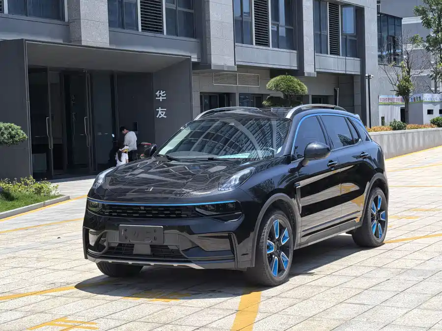 Lynk & Co 01