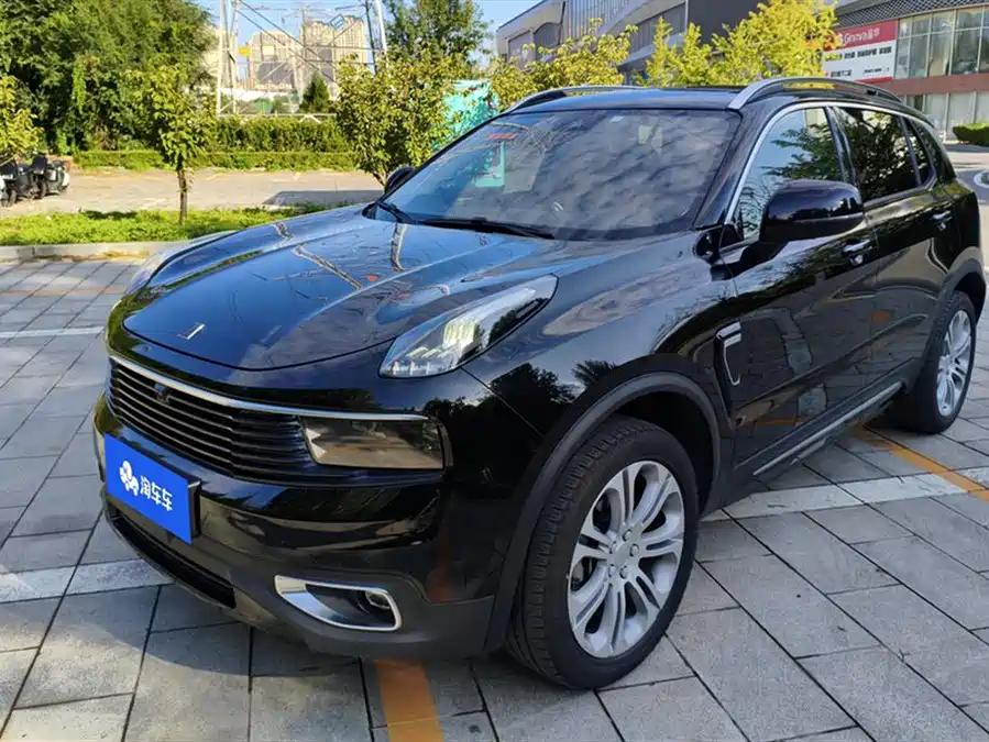 Lynk & Co 01