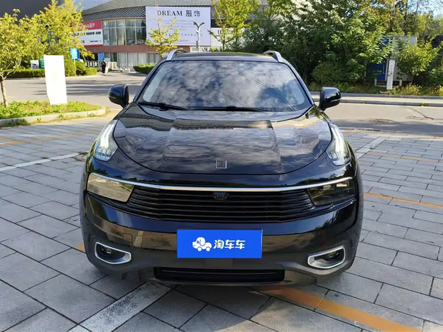 Lynk & Co 01