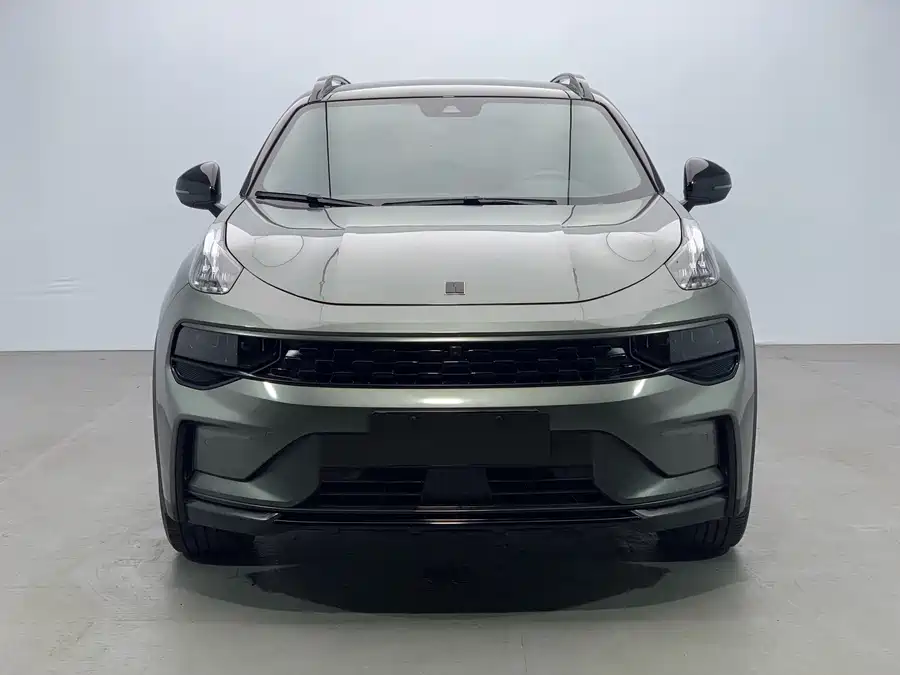 Lynk & Co 01