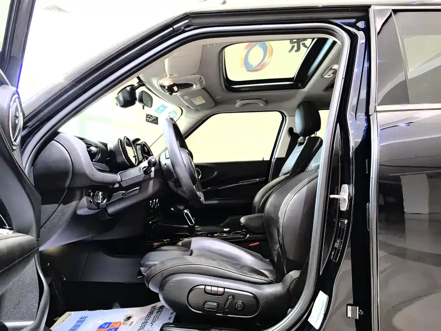 MINI CLUBMAN