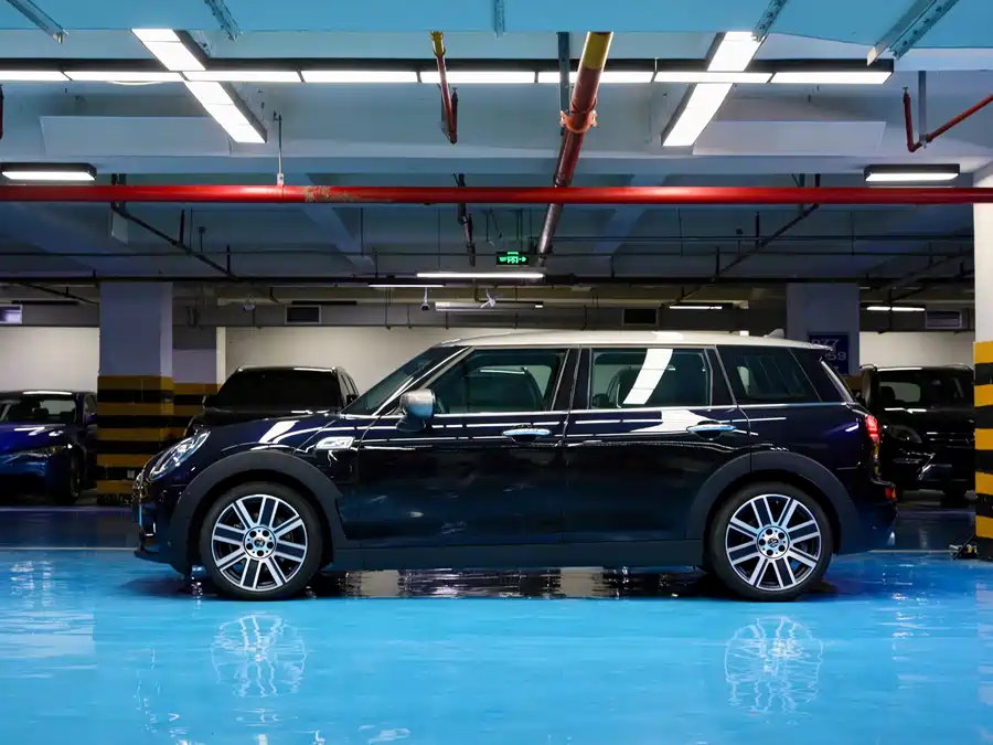 MINI  CLUBMAN