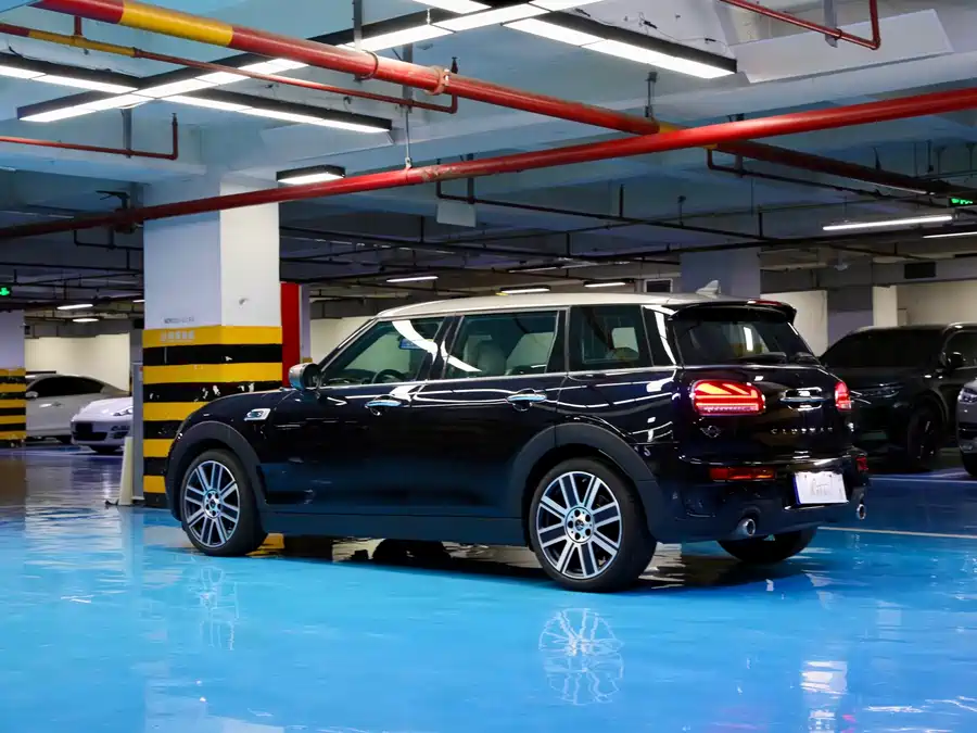 MINI  CLUBMAN
