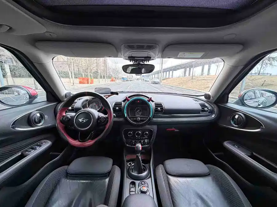 MINI  CLUBMAN