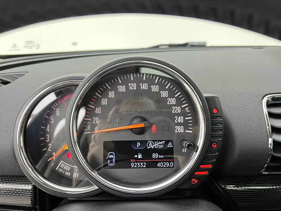 MINI  CLUBMAN
