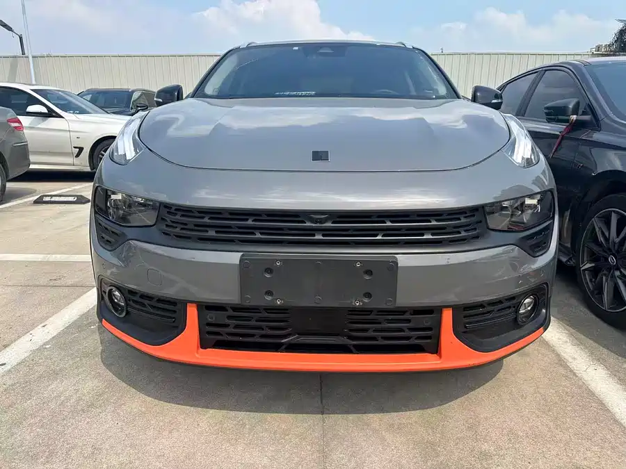 Lynk & Co 02