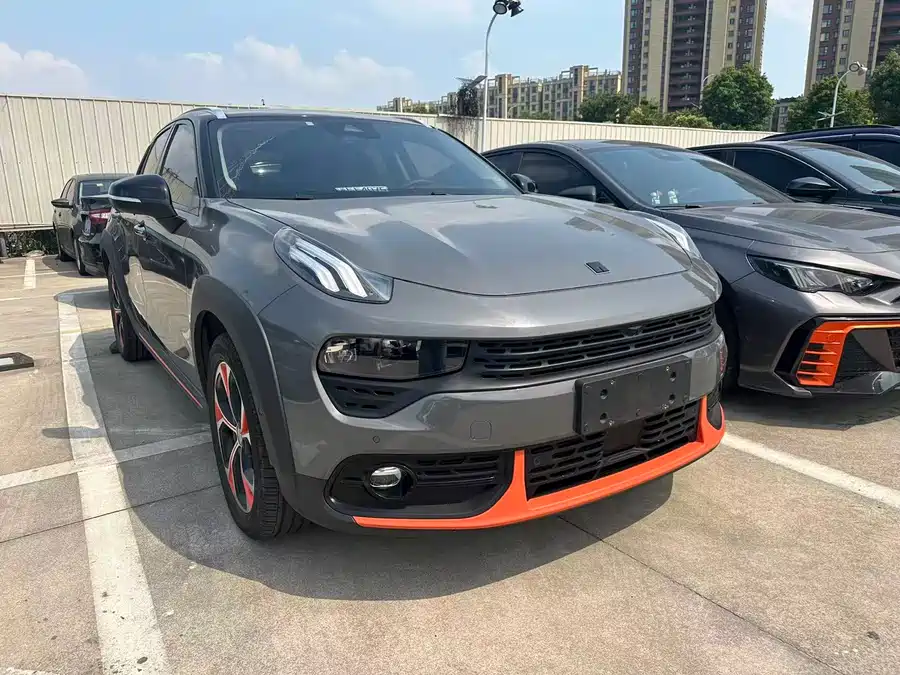 Lynk & Co 02