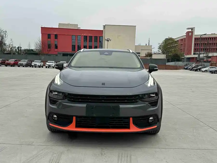 Lynk & Co 02