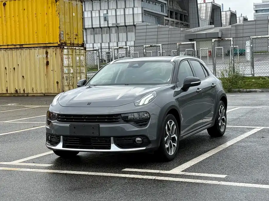 Lynk & Co 02