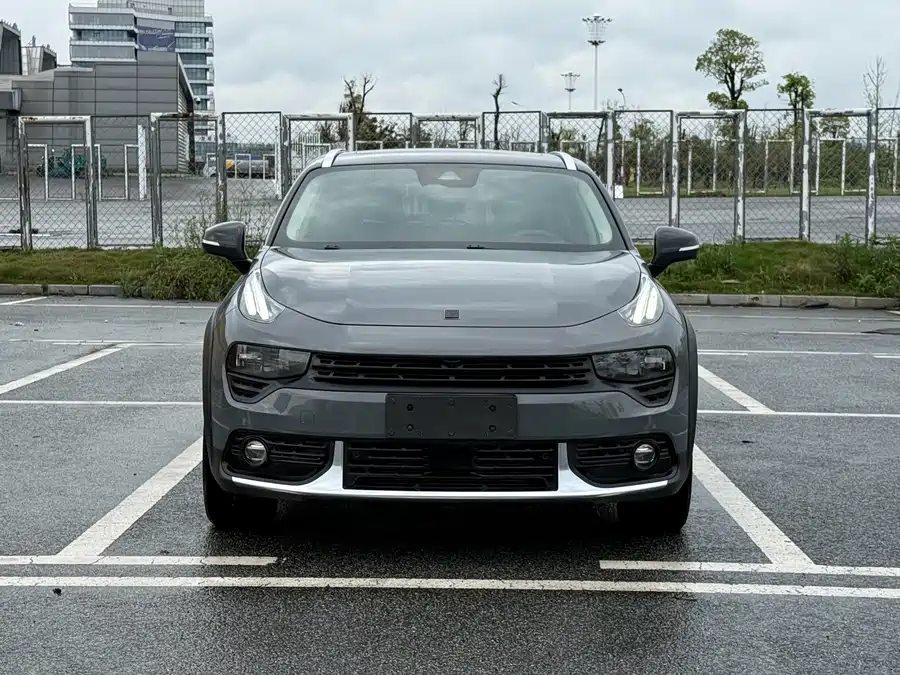 Lynk & Co 02