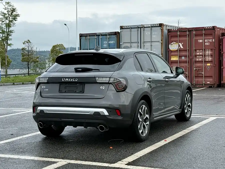 Lynk & Co 02