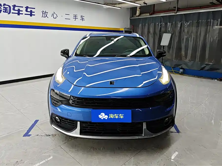 Lynk & Co 02