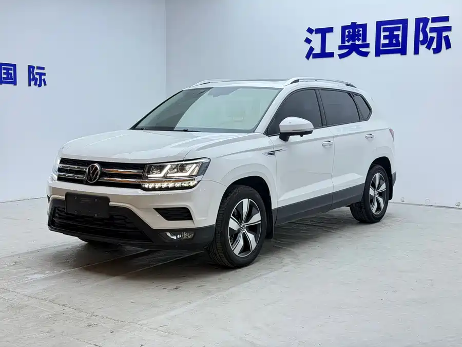 Volkswagen Tiguan (Tharu)