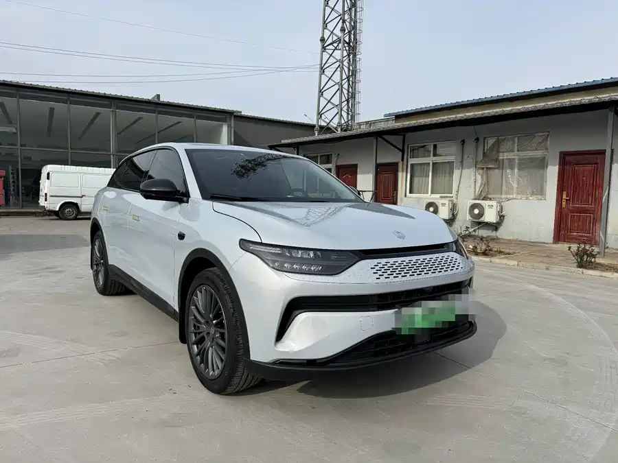 Leapmotor C11