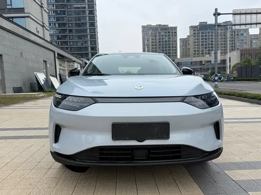 Leapmotor C11