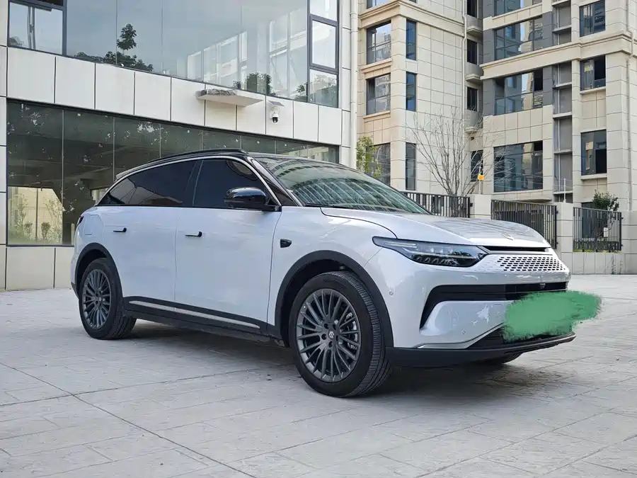 Leapmotor C11