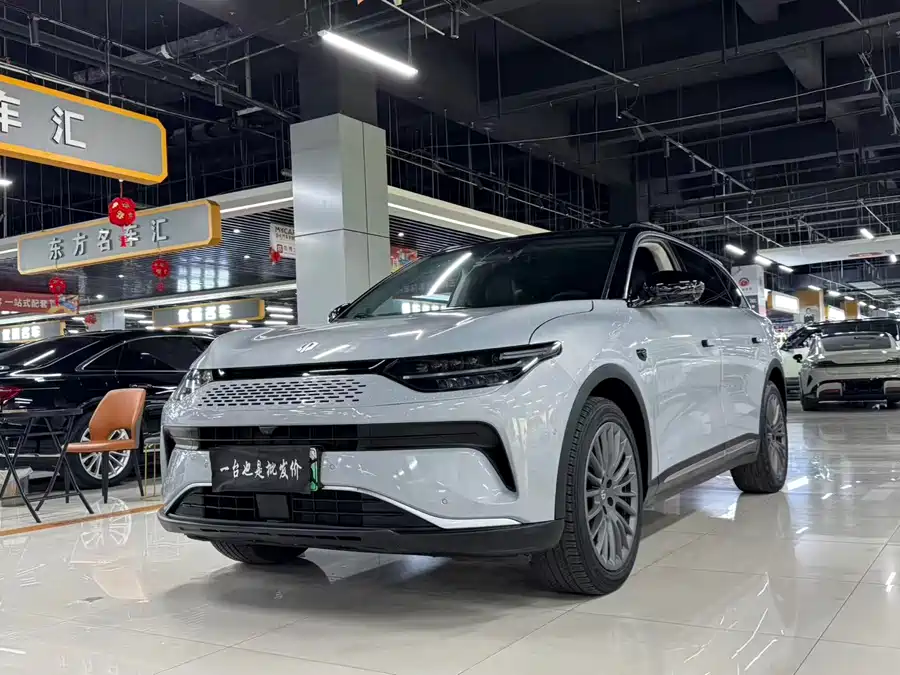 Leapmotor C11