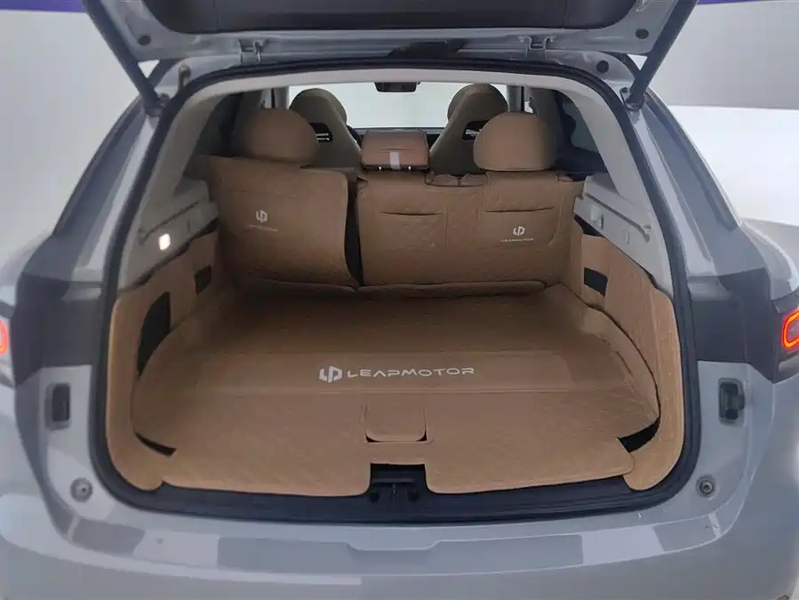 Leapmotor C11