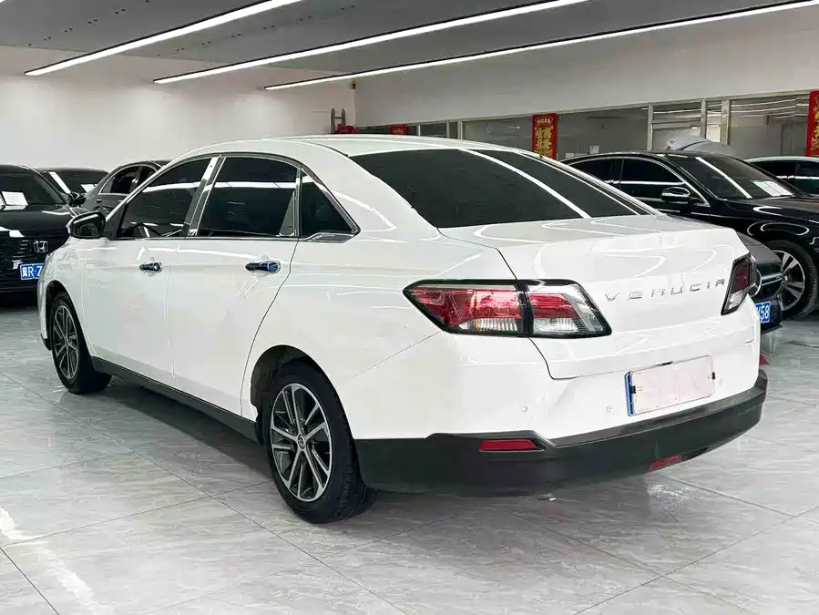 Venucia D60