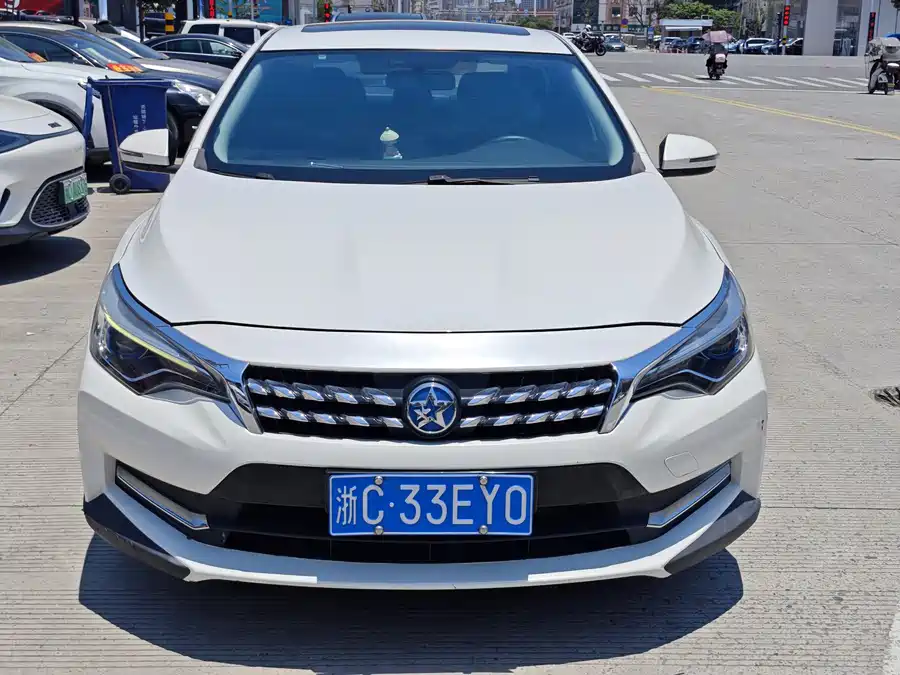 Venucia D60
