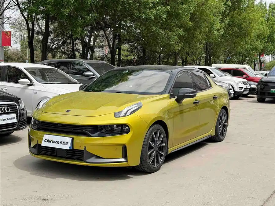 Lynk & Co 03