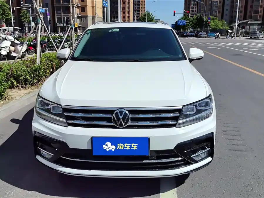 Volkswagen Tiguan L plug-in hybrid