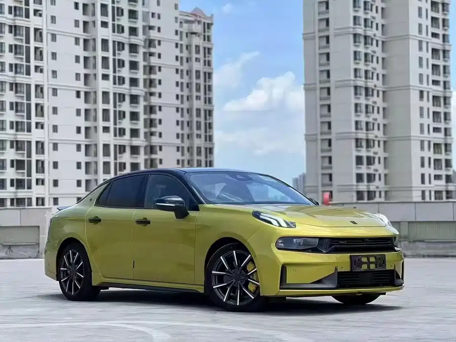 Lynk & Co 03