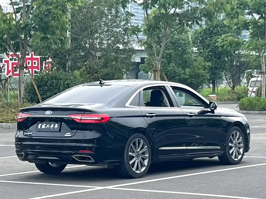 Ford Taurus