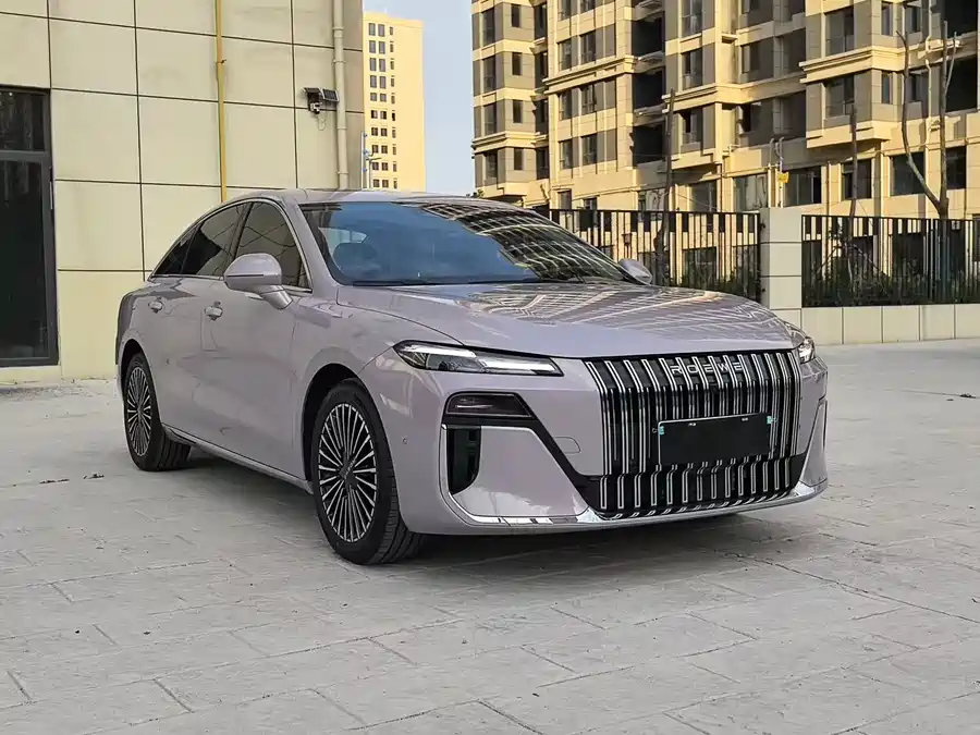 Roewe M7 DMH