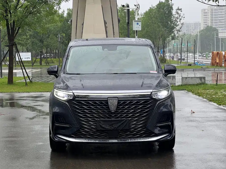 Roewe iMAX8