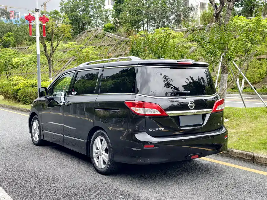 Nissan Quest