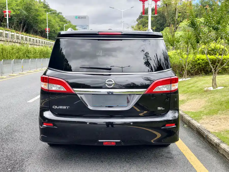 Nissan Quest