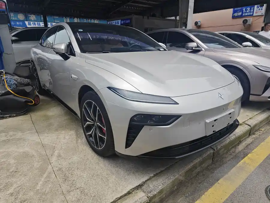 Dongfeng eπ007