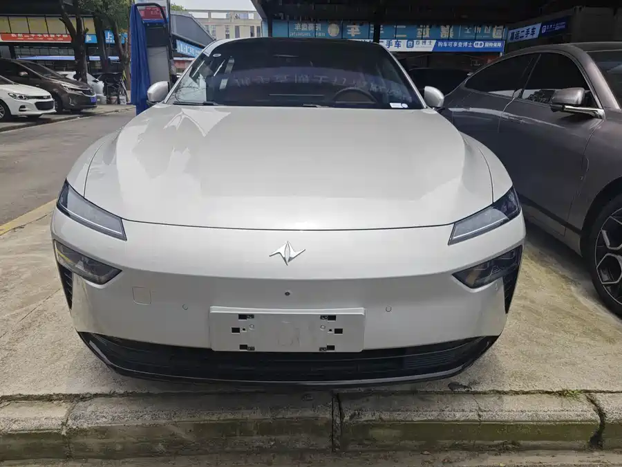 Dongfeng eπ007