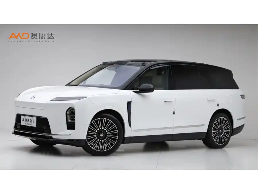 NIO ES8