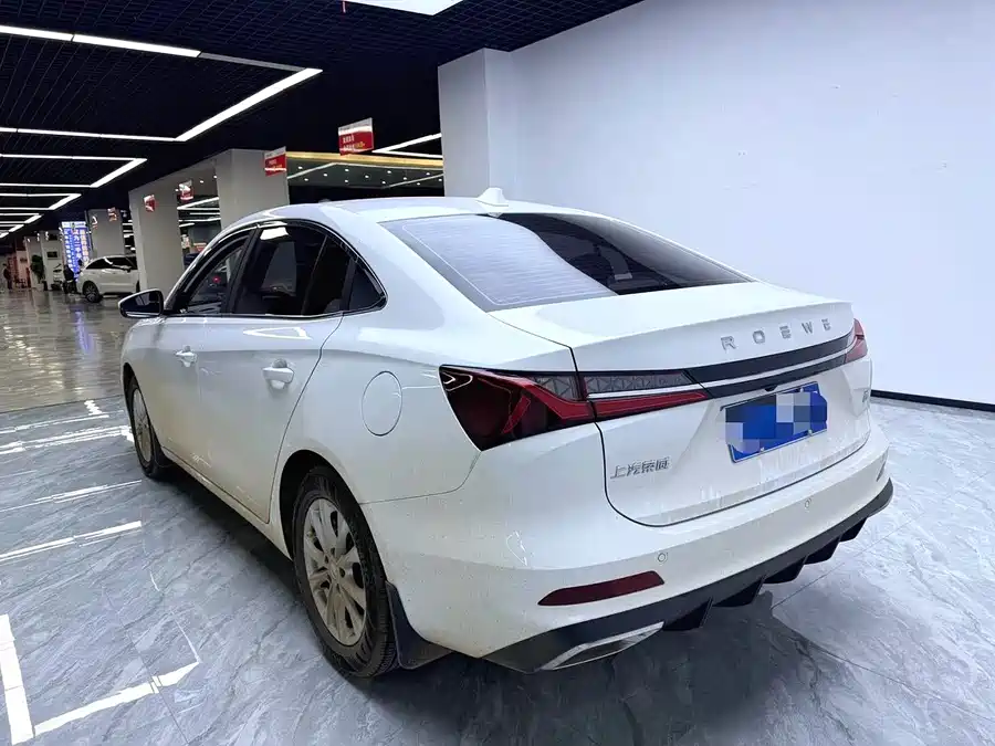 Roewe i5