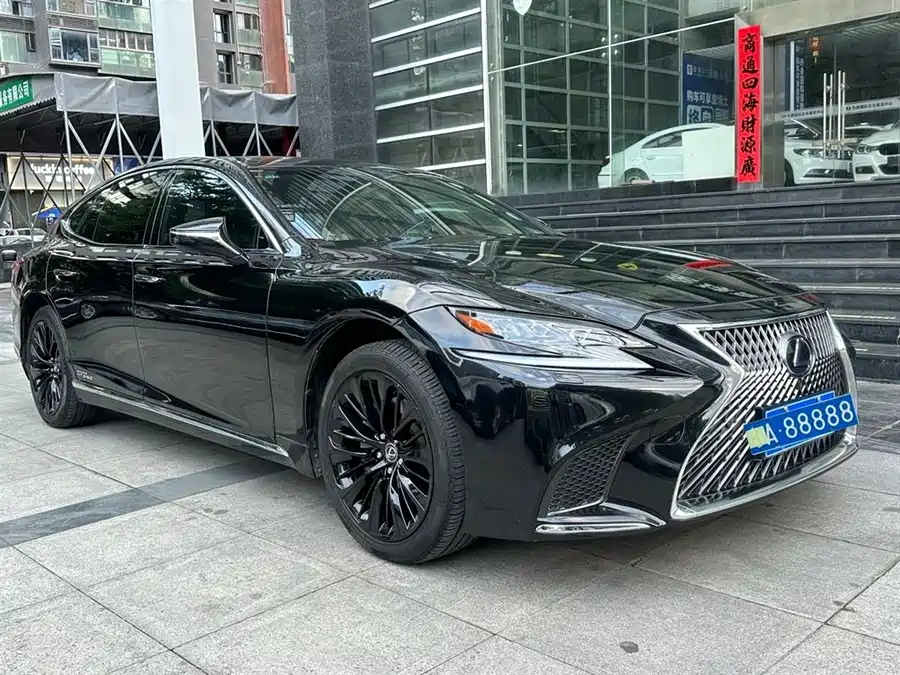 Lexus LS