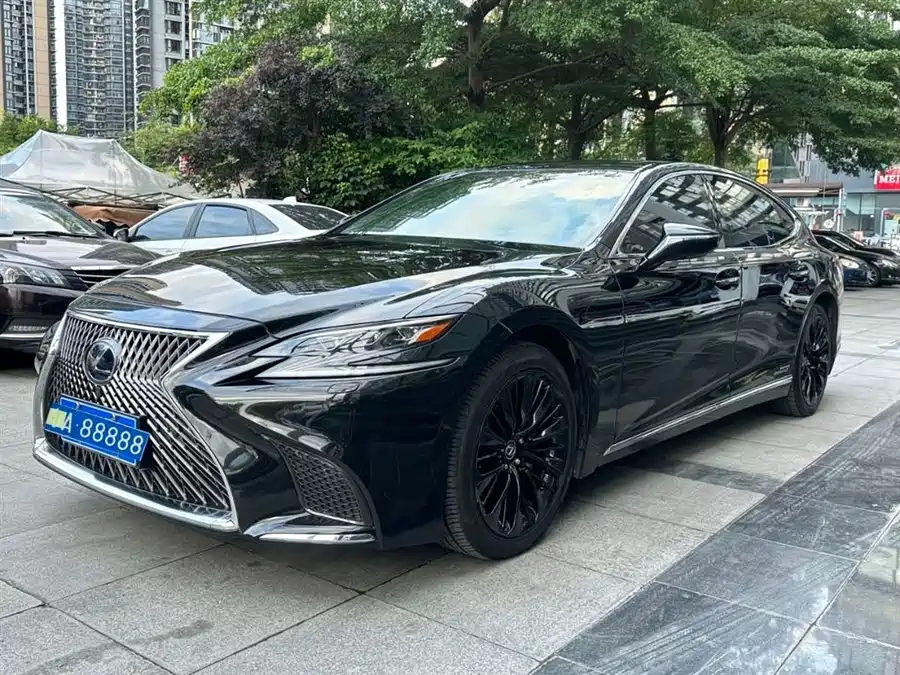 Lexus LS