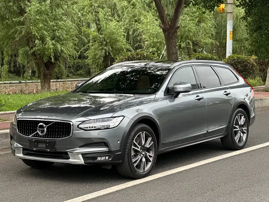 Volvo V90