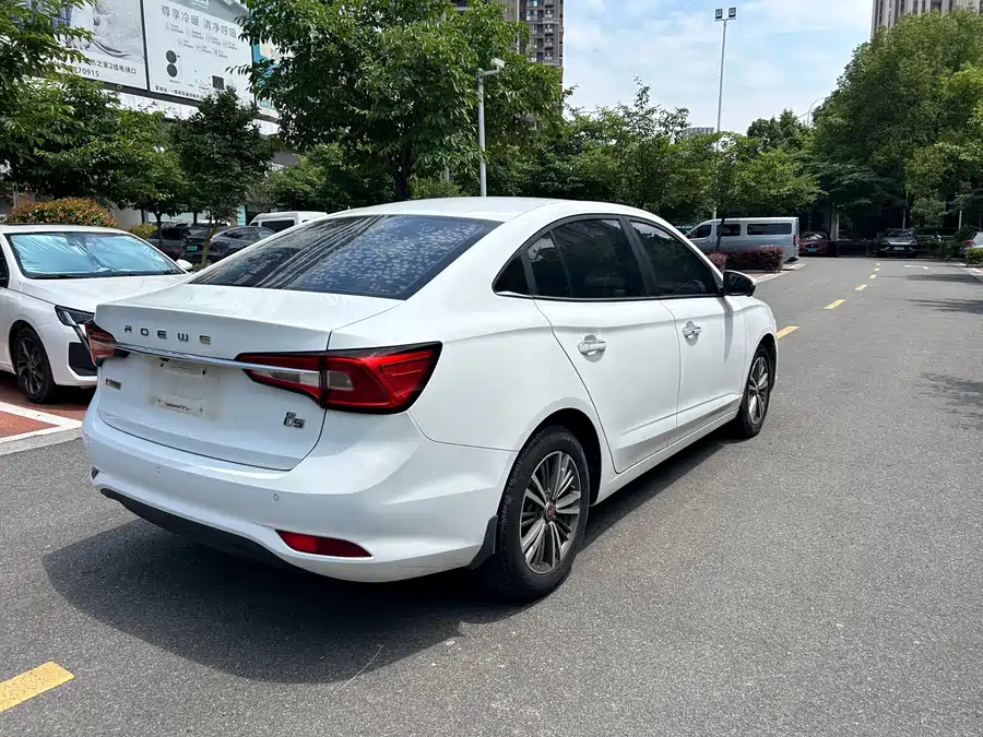 Roewe i5
