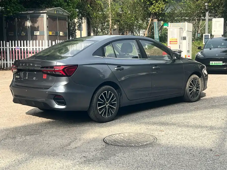 Roewe i5