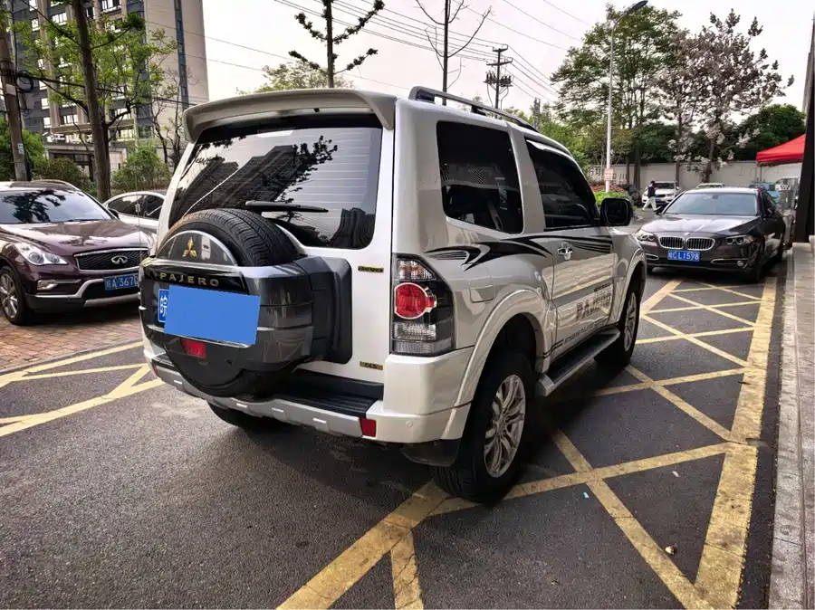 Mitsubishi Pajero