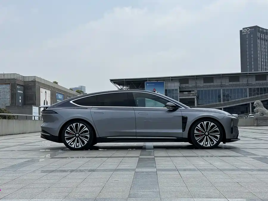 NIO ET9