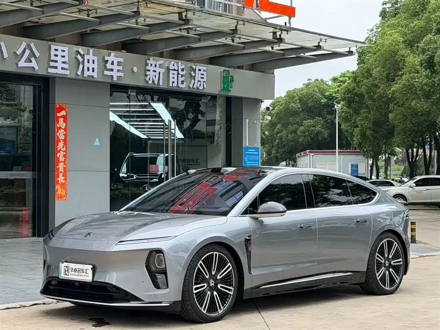 NIO ET9