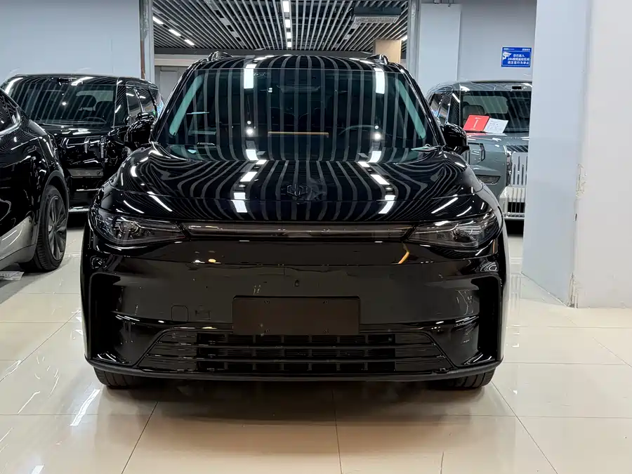 Leapmotor C16