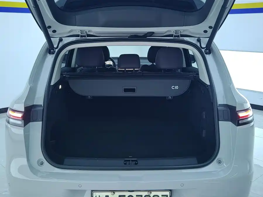 Leapmotor C10