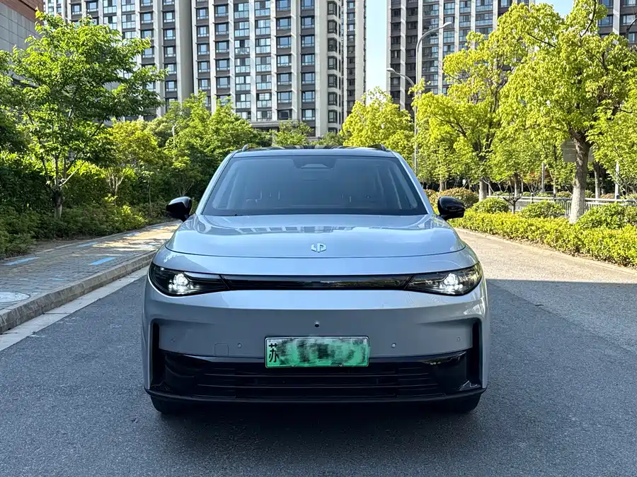 Leapmotor C16