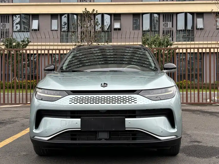 Leapmotor C11