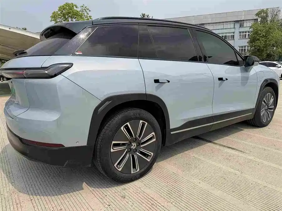 NIO ES7