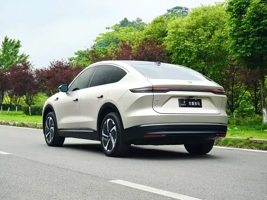 NIO EC7